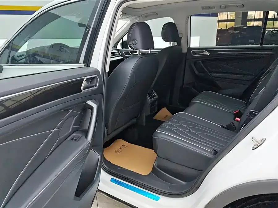 Volkswagen Tiguan L Tiguan L 2024 Outstanding Model 300TSI Automatic 2WD Longteng Edition 2024 — миниатюра 5