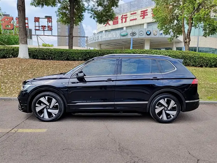 Volkswagen Tiguan L Tiguan L 2023 330TSI Automatic 2WD R-Line Enjoy Edition 2023 — миниатюра 3