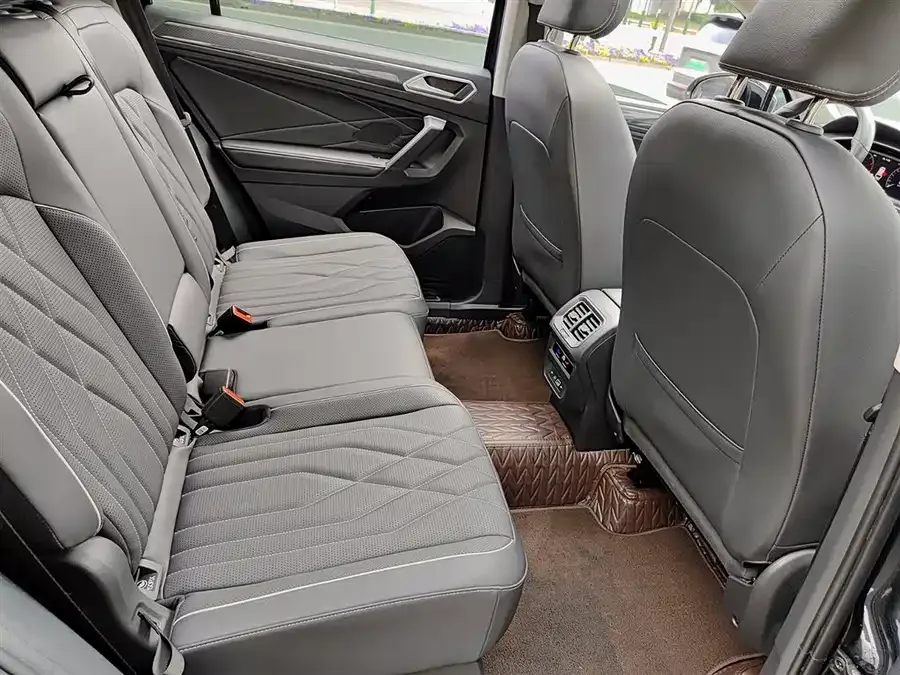 Volkswagen Tiguan L Tiguan L 2023 330TSI Automatic 2WD R-Line Enjoy Edition 2023 — миниатюра 5