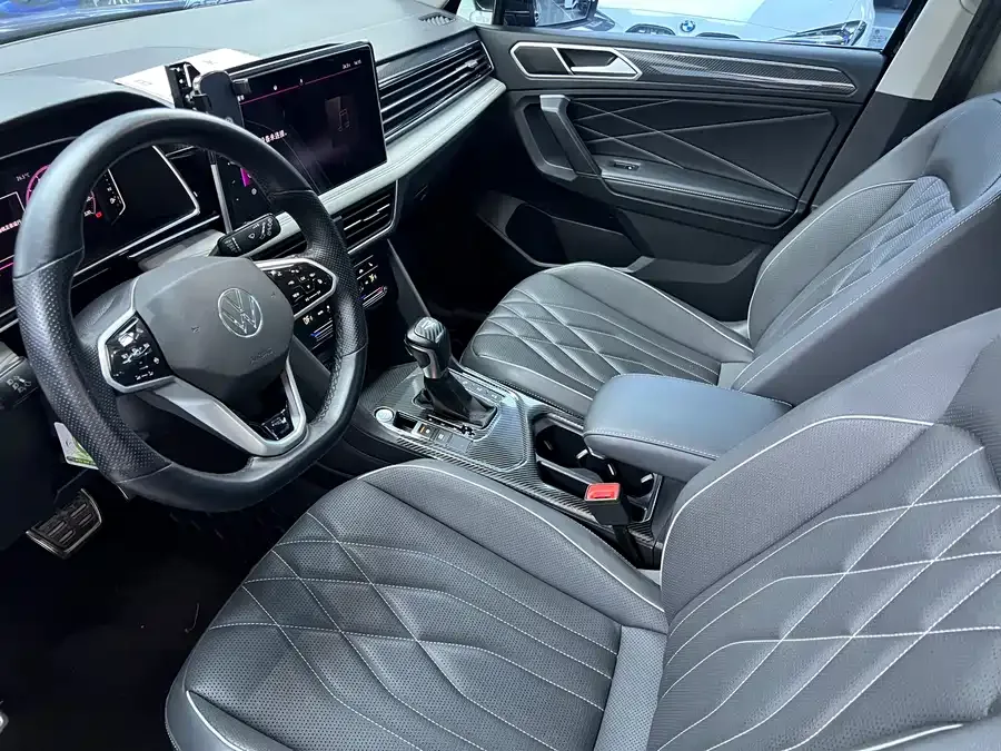 Volkswagen Tiguan L Tiguan L 2022 330TSI Automatic 2WD R-Line Enjoy Edition 2022 — миниатюра 2