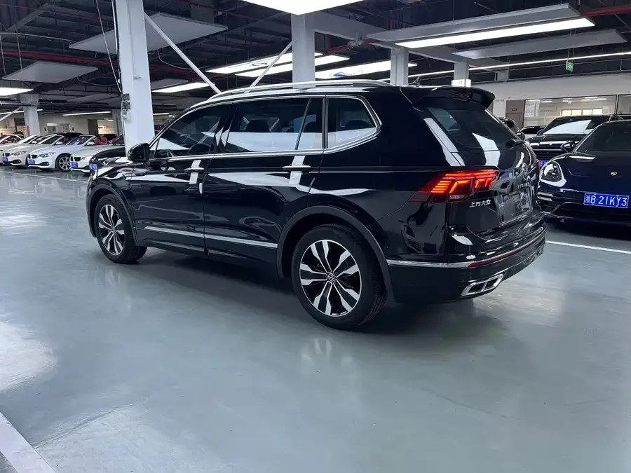 Volkswagen Tiguan L Tiguan L 2022 330TSI Automatic 2WD R-Line Enjoy Edition 2022 — миниатюра 4