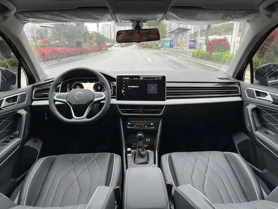Volkswagen Tiguan L Tiguan L 2025 Outstanding Model 300TSI Automatic 2WD Longteng Edition 2025 — миниатюра 2