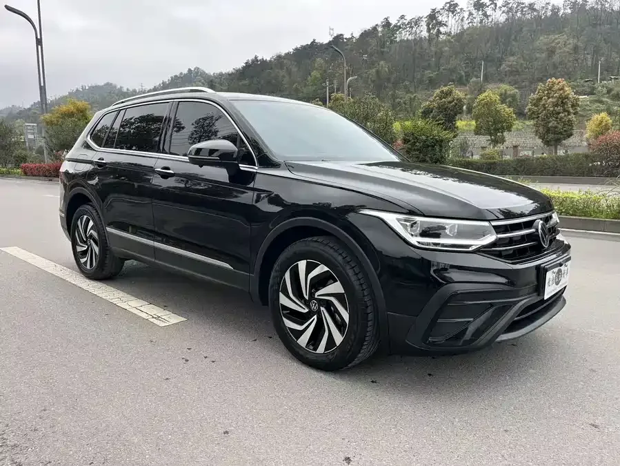 Volkswagen Tiguan L Tiguan L 2025 Outstanding Model 300TSI Automatic 2WD Longteng Edition 2025 — миниатюра 3