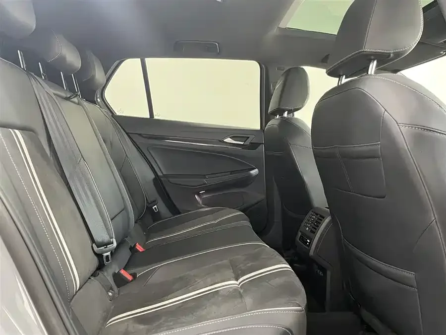Volkswagen golf Golf 2021 280TSI DSG R-Line 2022 — миниатюра 5