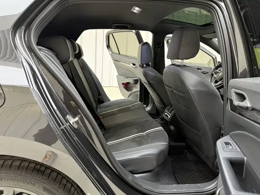 Volkswagen golf Golf 2021 280TSI DSG R-Line 2022 — миниатюра 4