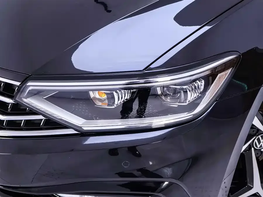 Volkswagen Magotan Magotan 2023 2 million commemorative edition 330TSI DSG luxury model 2023 — миниатюра 3