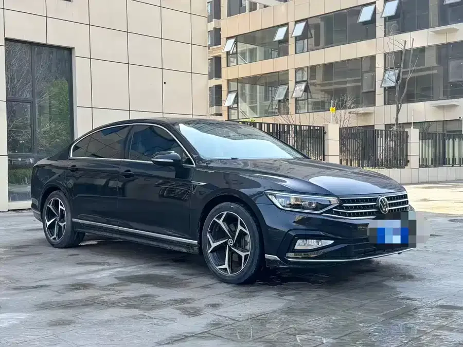 Volkswagen Magotan Magotan 2023 2 million commemorative edition 330TSI DSG luxury model 2023 — миниатюра 3