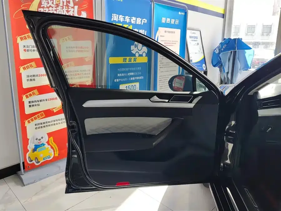 Volkswagen Magotan Magotan 2023 2 million commemorative edition 330TSI DSG luxury model 2023 — миниатюра 4