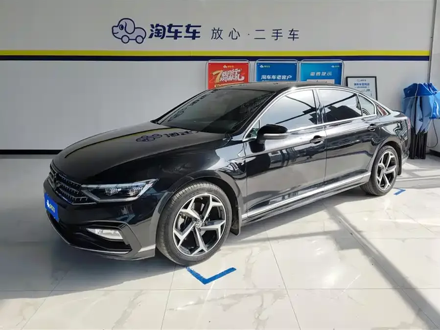 Volkswagen Magotan Magotan 2023 2 million commemorative edition 330TSI DSG luxury model 2023 — фото 1, купить с доставкой в Москву