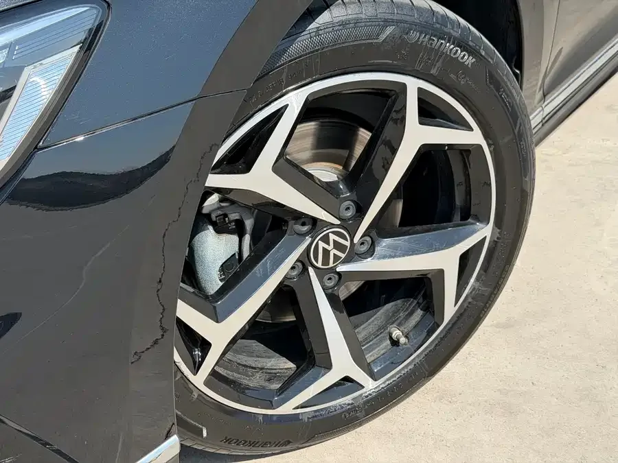 Volkswagen Magotan Magotan 2023 2 million commemorative edition 330TSI DSG luxury model 2023 — миниатюра 2