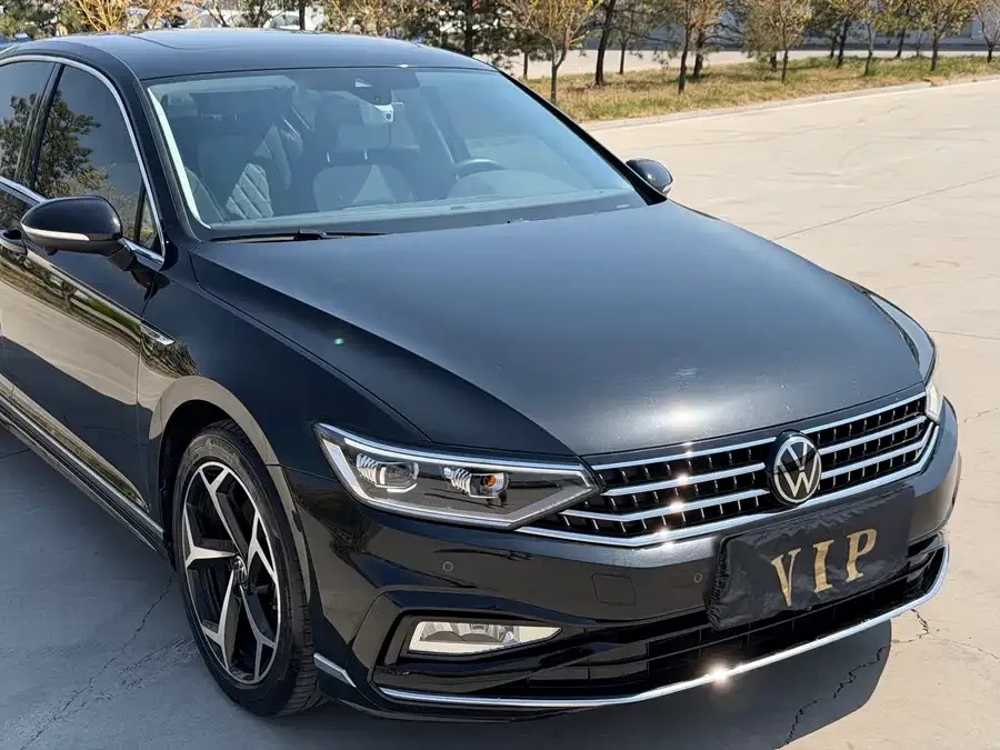 Volkswagen Magotan Magotan 2023 2 million commemorative edition 330TSI DSG luxury model 2023 — миниатюра 3