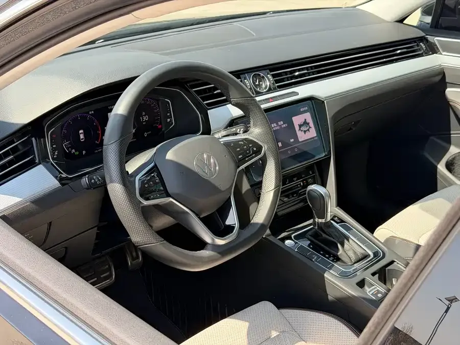Volkswagen Magotan Magotan 2023 2 million commemorative edition 330TSI DSG luxury model 2023 — миниатюра 5