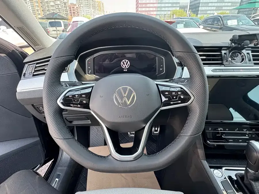 Volkswagen Magotan Magotan 2023 2 million commemorative edition 330TSI DSG luxury model 2023 — миниатюра 2