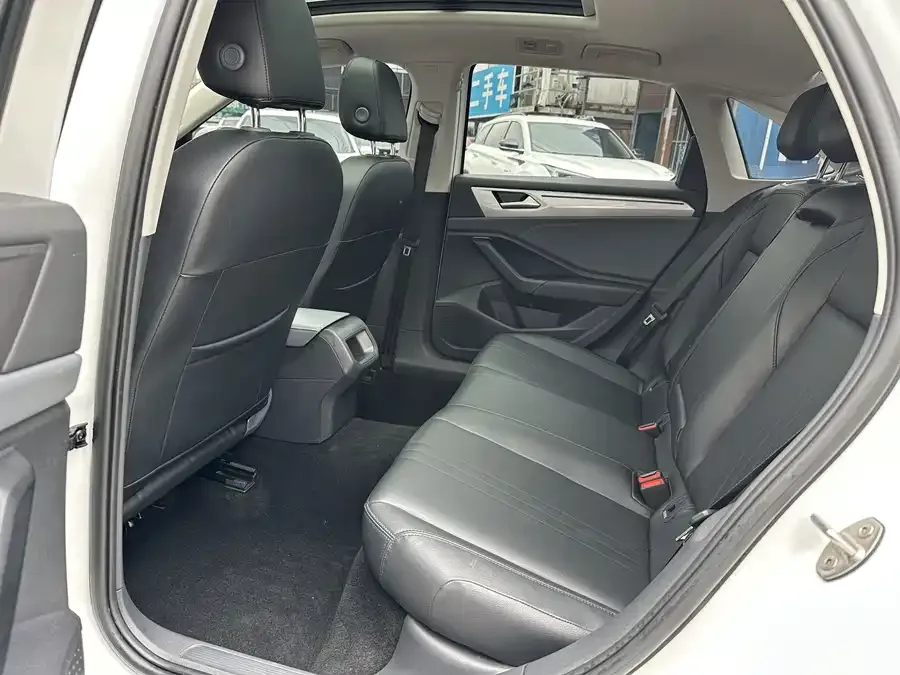 Volkswagen Sagitar 2024 Sagitar 300TSI DSG Flying Edition 2024 — миниатюра 4