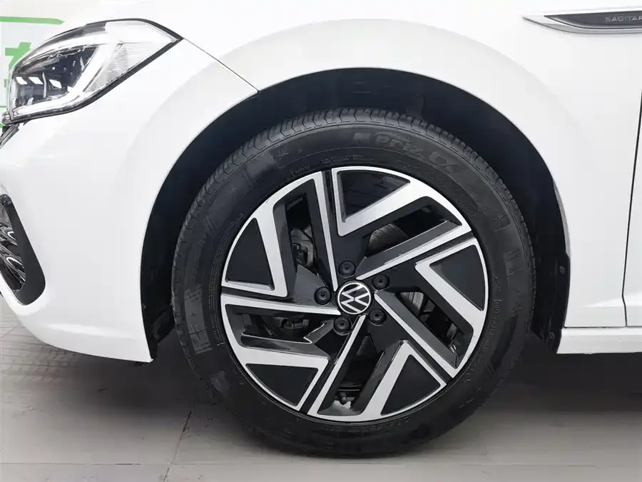 Volkswagen Sagitar 2023 Sagitar 300TSI DSG Beyond Edition 2023 — миниатюра 5