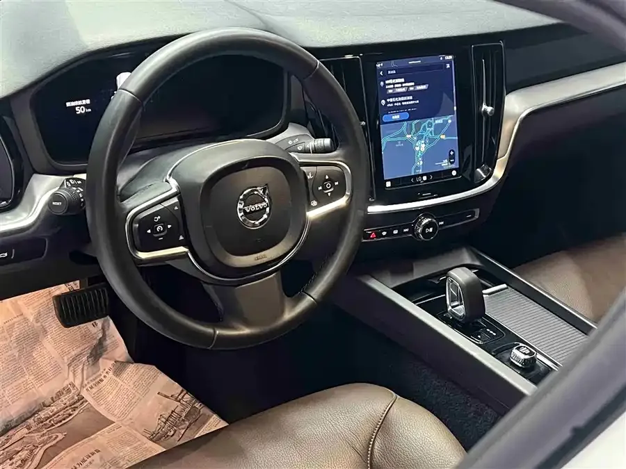 Volvo S60 2023 B4 Zhiyi Luxury Edition 2023 — миниатюра 2