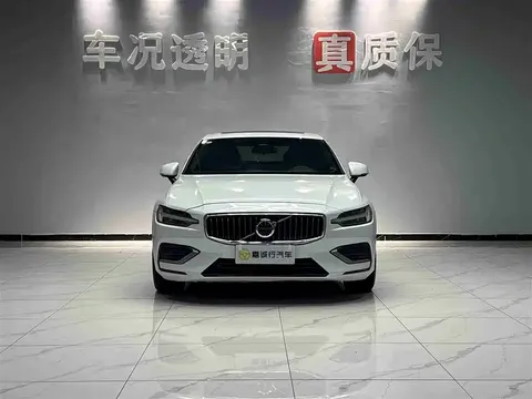 Volvo S60 2023 купить в Москве