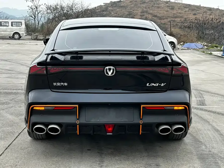 Changan UNI-V Changan UNI-V 2023 1.5T Sports Edition 2023 — миниатюра 2
