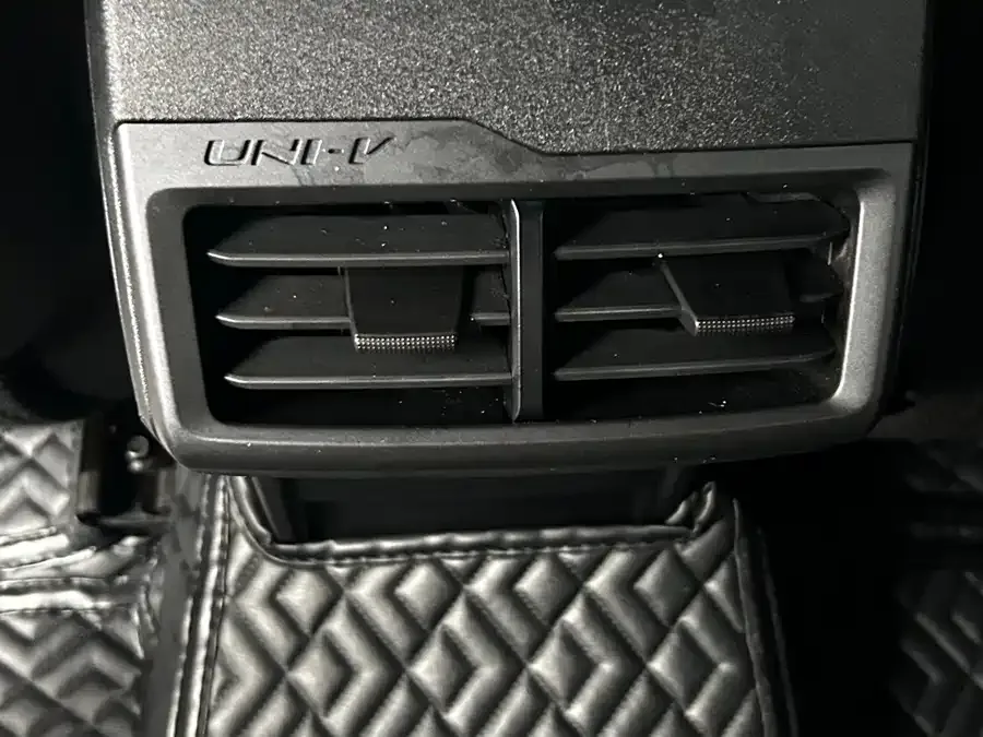 Changan UNI-V Changan UNI-V 2023 1.5T Sports Edition 2023 — миниатюра 4