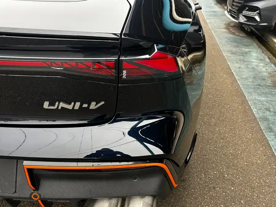 Changan UNI-V Changan UNI-V 2023 1.5T Sports Edition 2023 — миниатюра 5