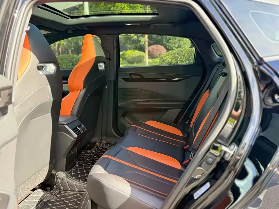 Changan UNI-V Changan UNI-V 2024 1.5T Premium Sports Edition 2024 — миниатюра 3