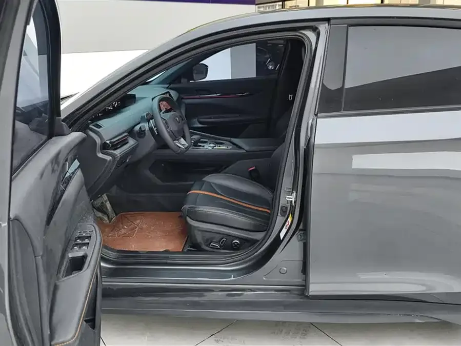 Changan UNI-V Changan UNI-V 2024 1.5T premium model 2025 — миниатюра 3