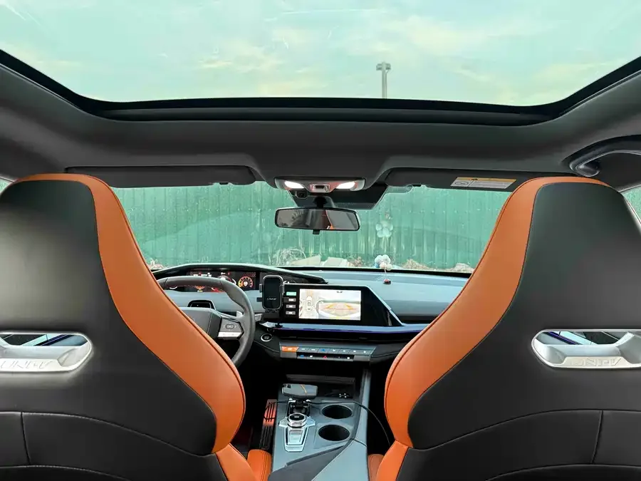 Changan UNI-V Changan UNI-V 2024 1.5T Premium Sports Edition 2024 — миниатюра 2