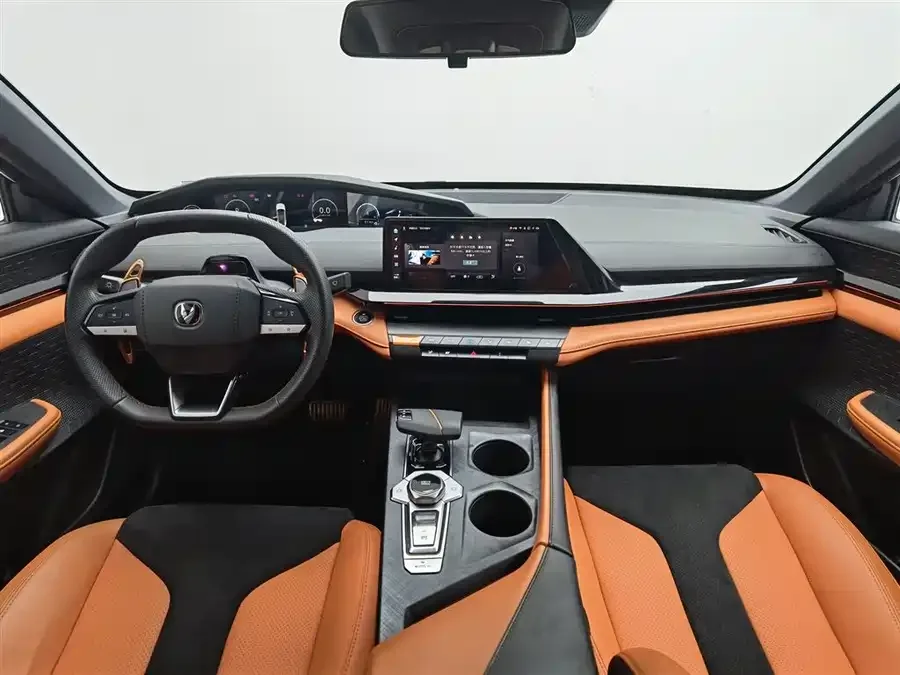 Changan UNI-V Changan UNI-V 2023 1.5T Sports Edition 2024 — миниатюра 2