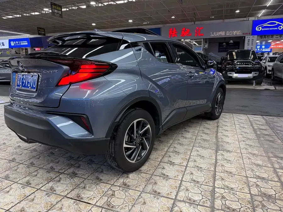 Toyota CHR 2023 2.0L Luxury Edition 2023 — миниатюра 2