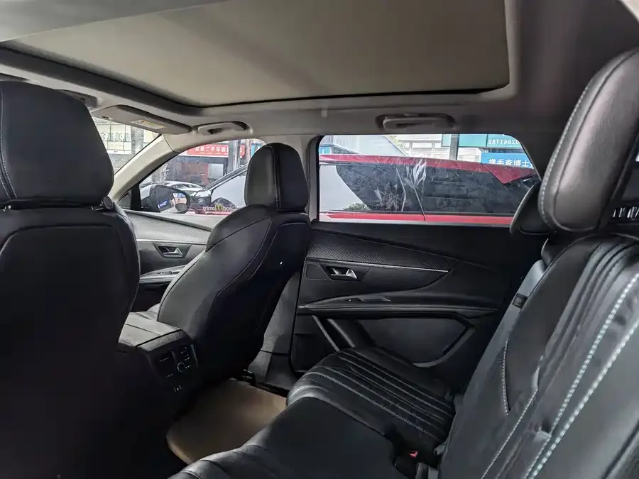 Peugeot 5008 Peugeot 5008 2023 400THP Love Full Seat Edition 7 Seaters 2022 — миниатюра 4