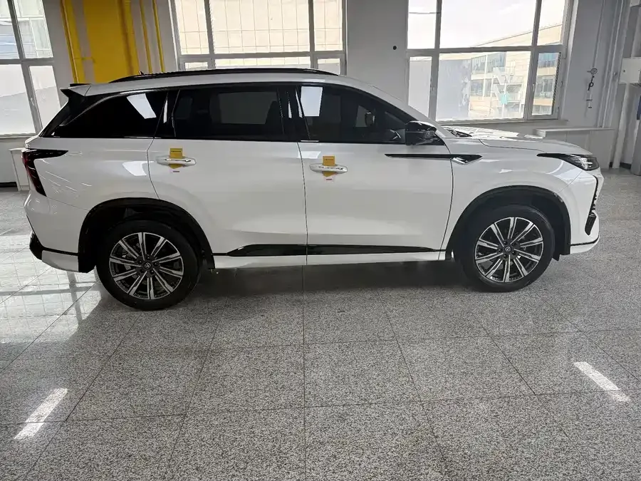 Changan CS75PLUS Changan CS75PLUS 2024 Third Generation Champion Edition 1.5T Smart Driving and Navigation Edition 2025 — миниатюра 3