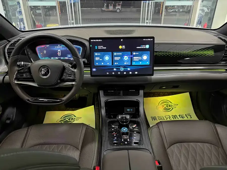 BYD Second-hand Han 2023 DM-i Champion Edition 121KM Premium Edition 2023 — миниатюра 2
