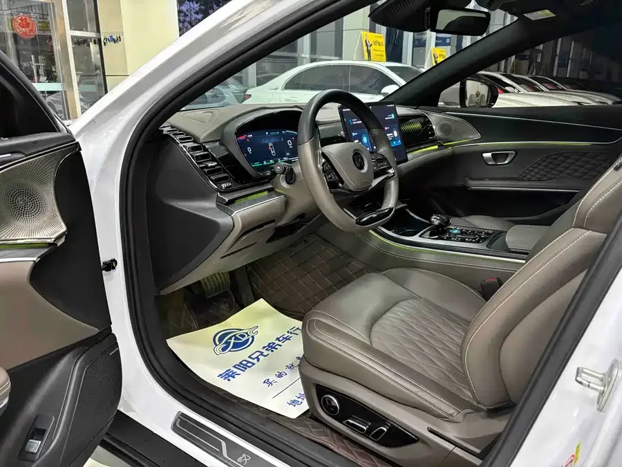 BYD Second-hand Han 2023 DM-i Champion Edition 121KM Premium Edition 2023 — миниатюра 3