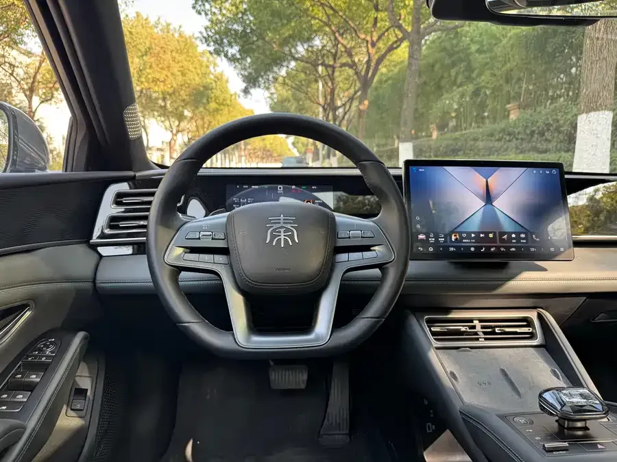 BYD Qin L Qin L 2025 DM-i Intelligent Driving Edition 120KM Beyond Edition 2025 — миниатюра 4