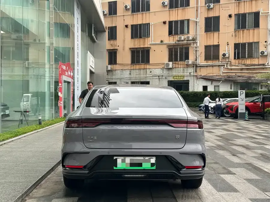 BYD Second-hand Han 2025 DM-i 125KM Elite 2025 — миниатюра 3