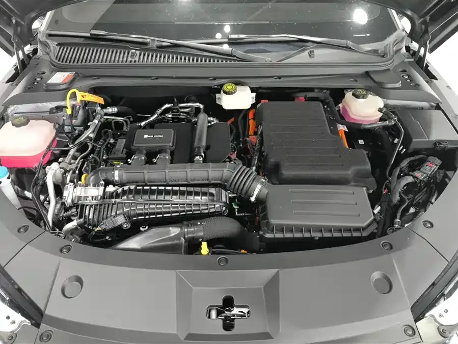 BYD Qin L Qin L 2024 DM-i 80KM Leading Edition 2025 — миниатюра 3