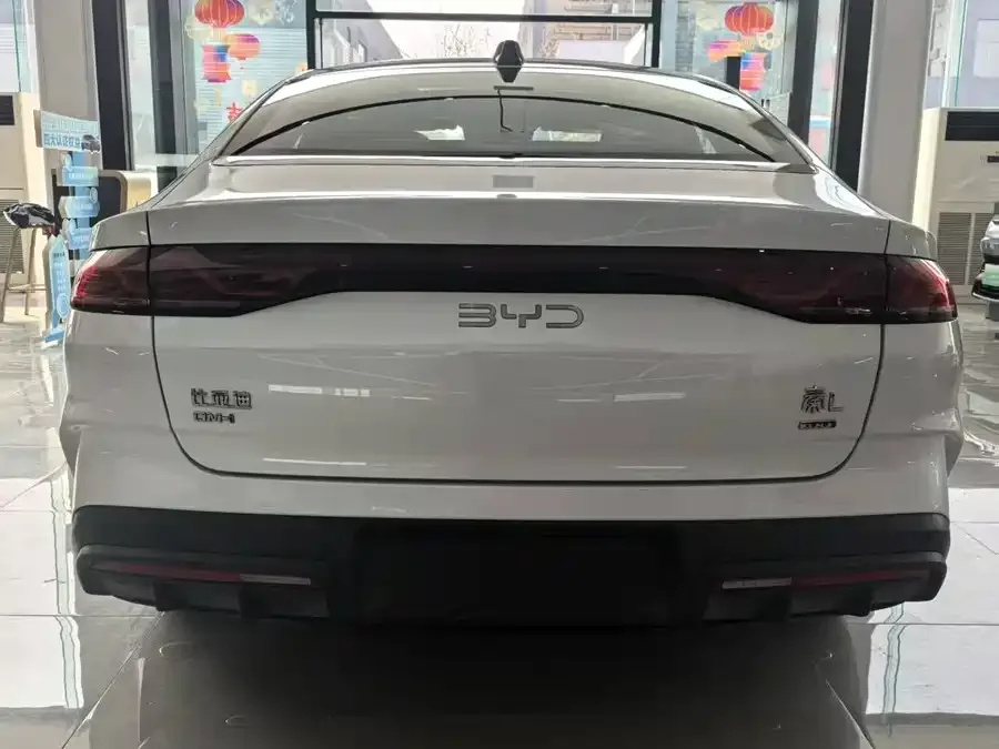 BYD Qin L Qin L 2025 DM-i Intelligent Driving Edition 120KM Excellence Edition 2025 — миниатюра 4