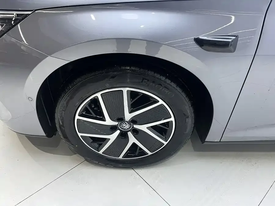 BYD Qin L Qin L 2025 DM-i Intelligent Driving Edition 120KM Beyond Edition 2025 — миниатюра 4