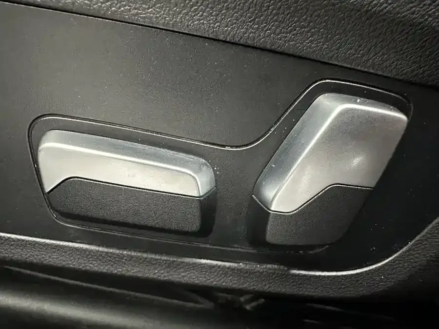 BMW 3 series BMW 3 Series 2023 320Li M Sport Package 2023 — миниатюра 5