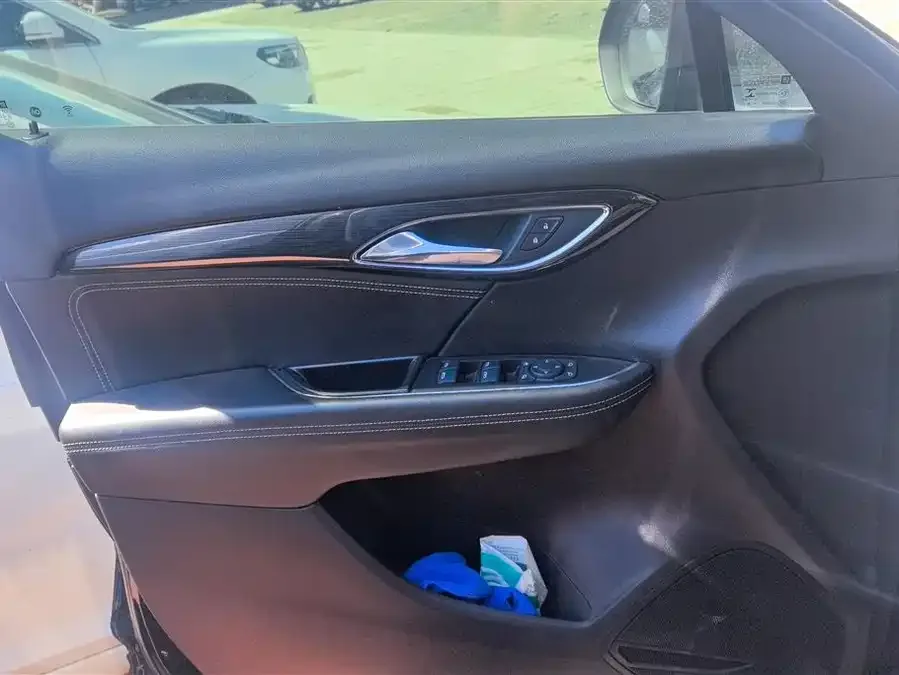 Buick Envision Plus Envision Plus 2022 facelift Envision Plus 552T five-seat luxury model 2022 — миниатюра 4