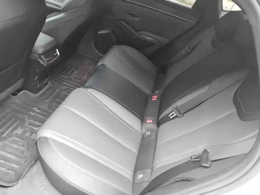 BYD Qin L Qin L 2024 DM-i 80KM Leading Edition 2024 — миниатюра 2