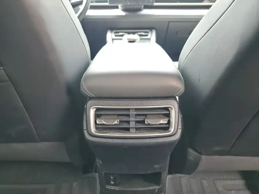 BYD Qin L Qin L 2024 DM-i 80KM Leading Edition 2024 — миниатюра 4