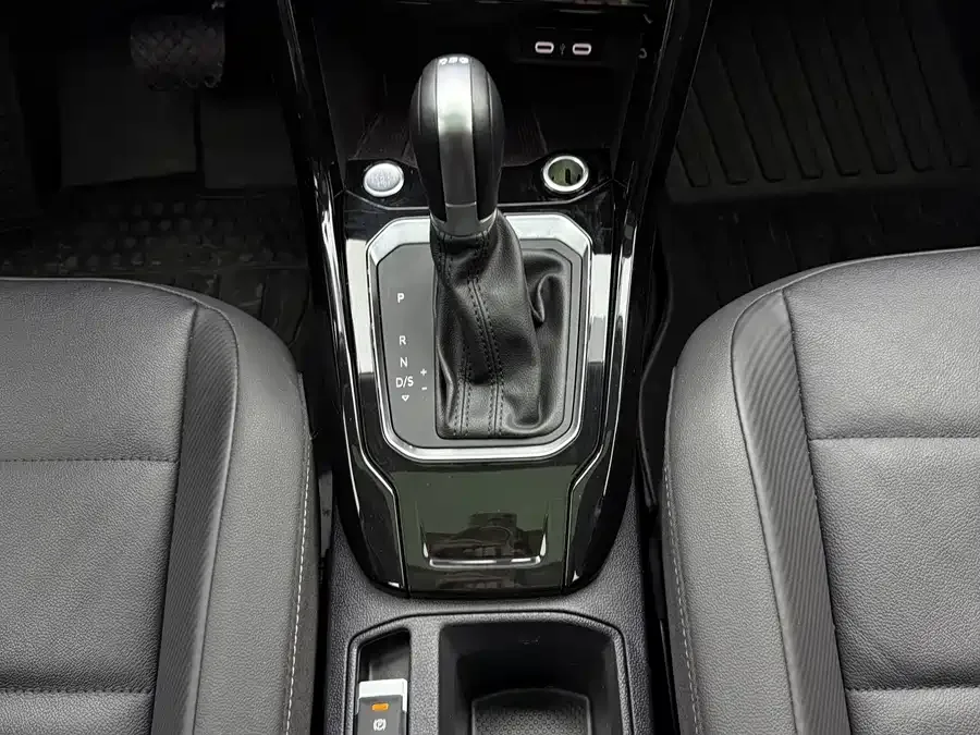Volkswagen T-ROC T-ROC 2021 280TSI DSG 2WD Comfort Smart Edition 2022 — миниатюра 5