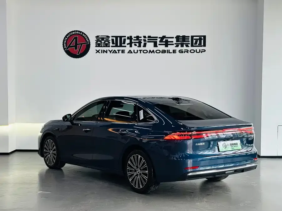 Geely Galaxy A7 Galaxy A7 2025 EM-i 150km Starship Edition 2025 — миниатюра 2