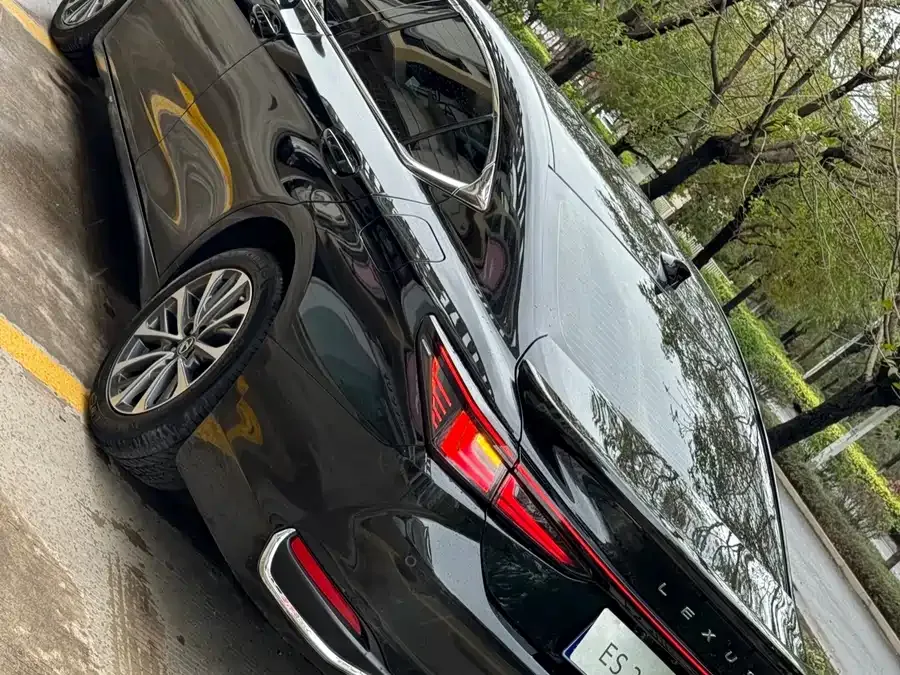 Lexus ES 2025 200 Premium Edition 2025 — миниатюра 2