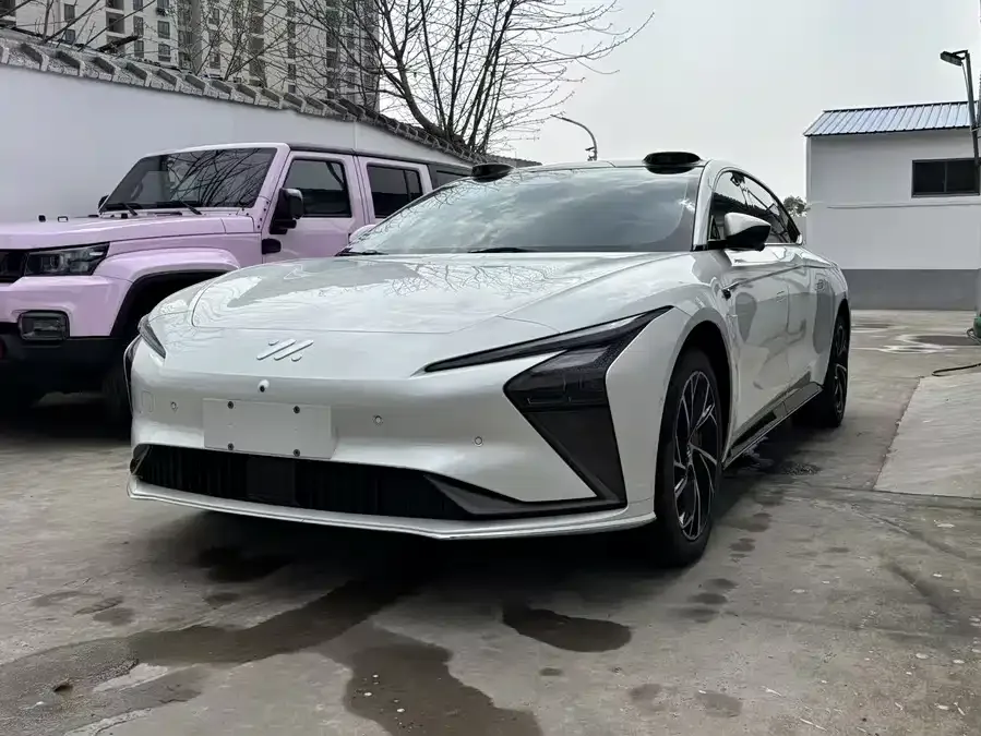 IM Motors L7 Zhiji L7 2022 Dynamic 2023 — фото 1, купить с доставкой в Москву