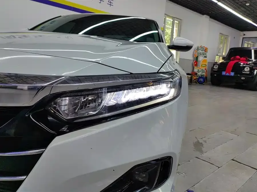 Honda Accord Accord 2022 260TURBO Deluxe Edition 2022 — миниатюра 2