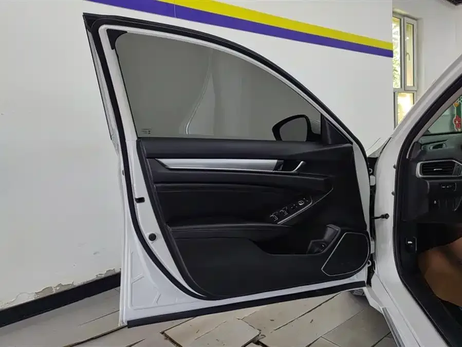 Honda Accord Accord 2022 260TURBO Deluxe Edition 2022 — миниатюра 4