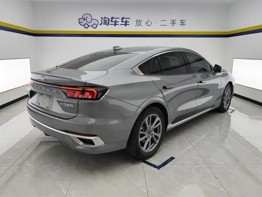 Ford Mondeo 2023 Mondeo EcoBoost 180 Luxury 2023 — миниатюра 3