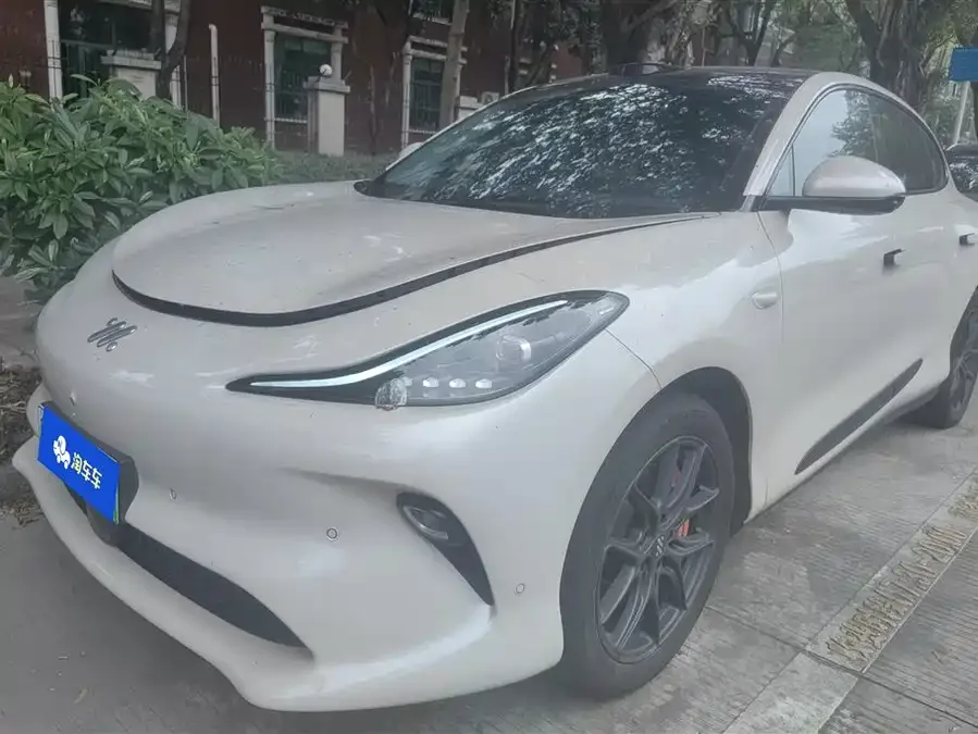 IM Motors LS6 Zhiji LS6 2025 Linglizard Intelligent Driving Edition 2025 — фото 1, купить с доставкой в Москву